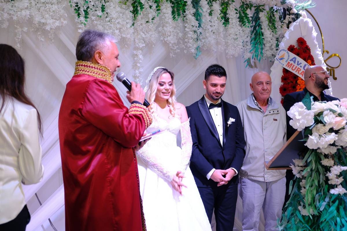 Antalya’da peri masalı gibi düğün: Aleyna Tayfur ve Fethi Barış Dudu evlendi