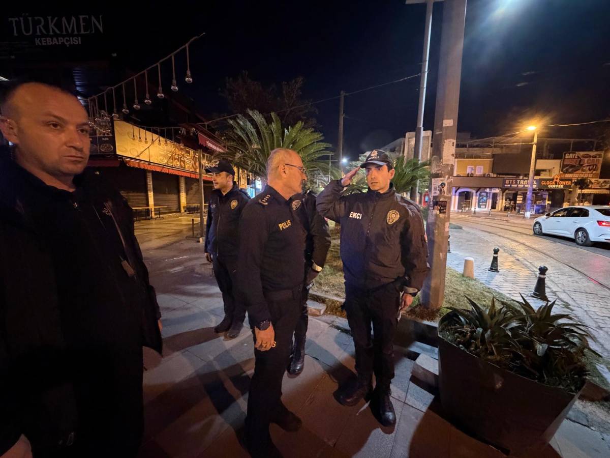 Antalya Emniyet Müdürü Zaimoğlu kentteki asayiş ve narkotik uygulamalarına katıldı