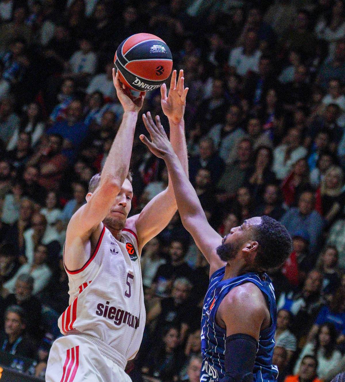 Anadolu Efes - Bayern Münih: 74-72
