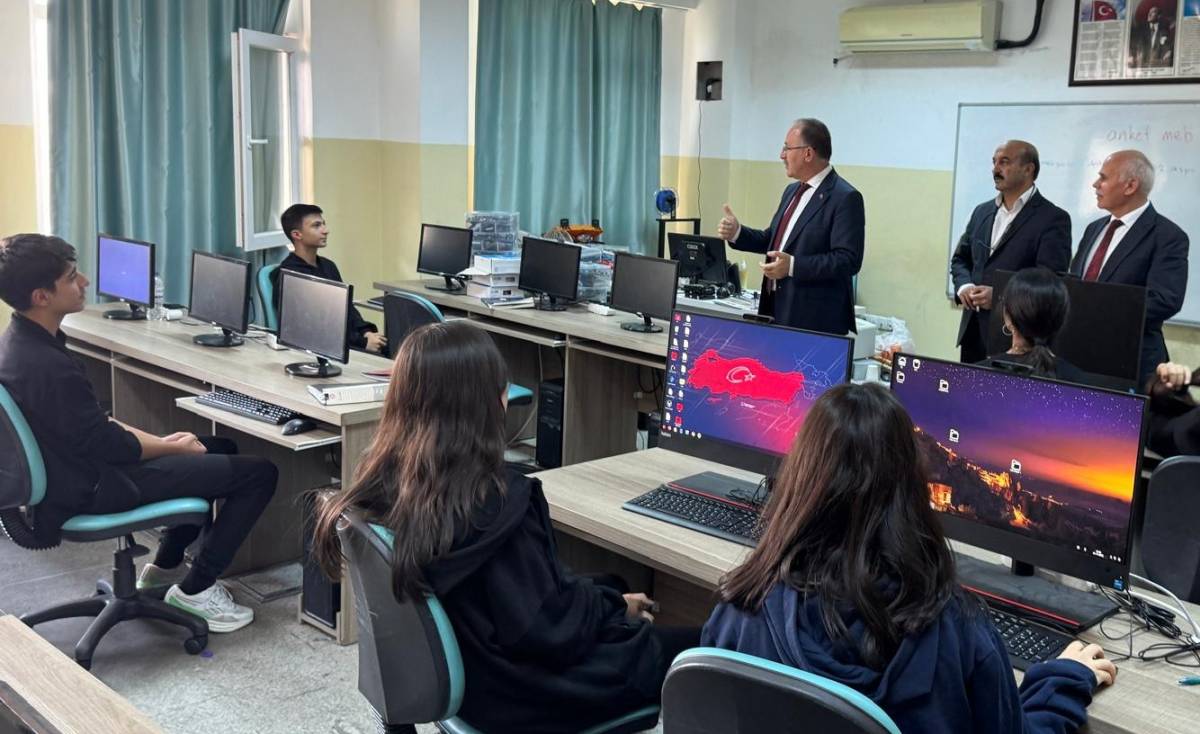 İl Milli Eğitim Müdürü Eriş’ten TOBB Fen Lisesi’ne ziyaret