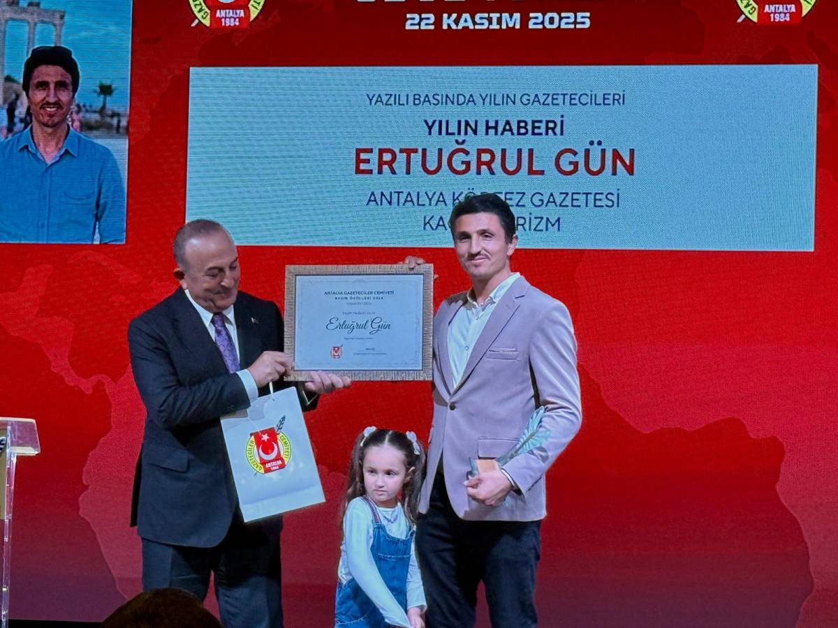 AGC’den Hürses’e ödül! Yılın Gazetecisi Ayla Çekiç