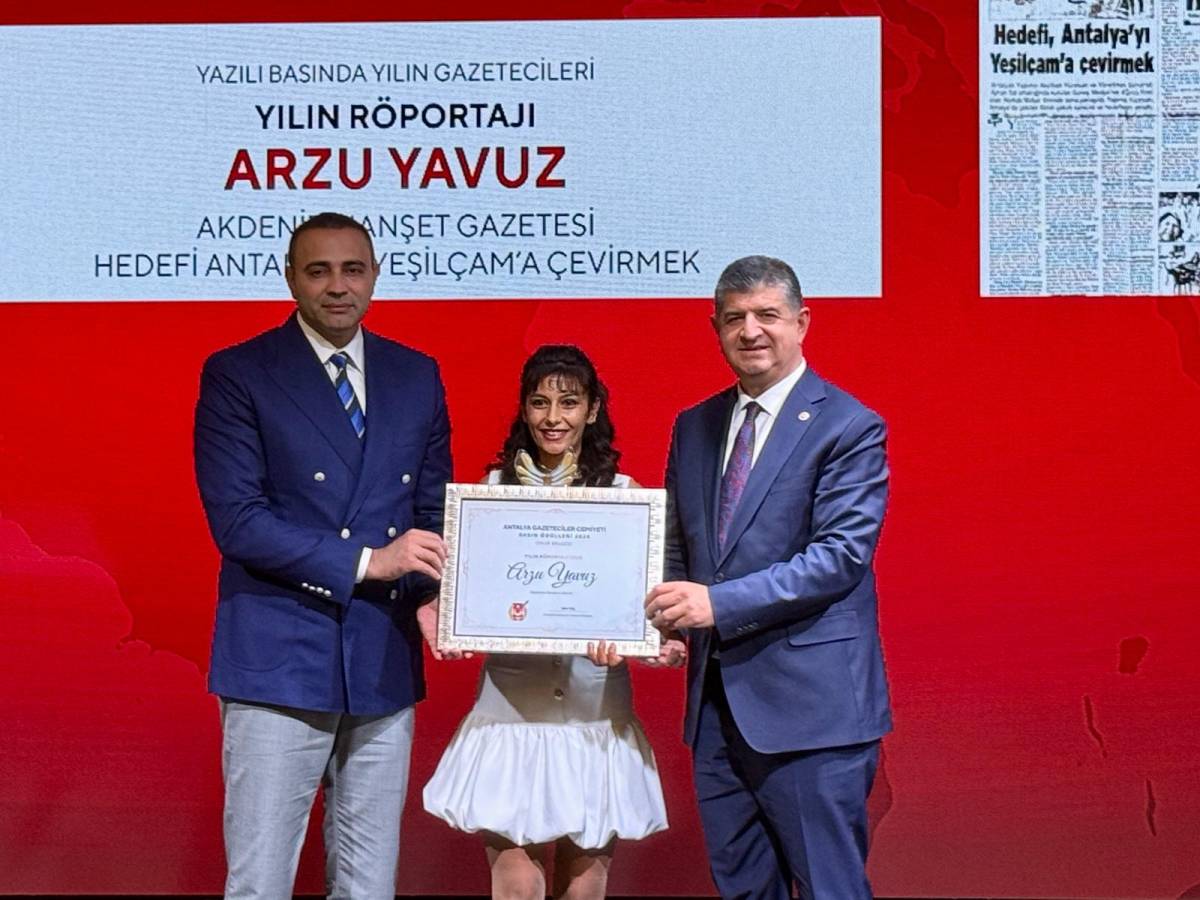 AGC’den Hürses’e ödül! Yılın Gazetecisi Ayla Çekiç