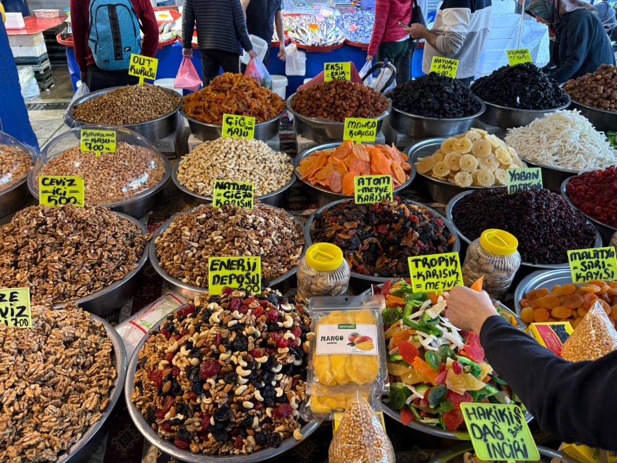 Kuruyemişler tezgâhlarda yerini aldı!