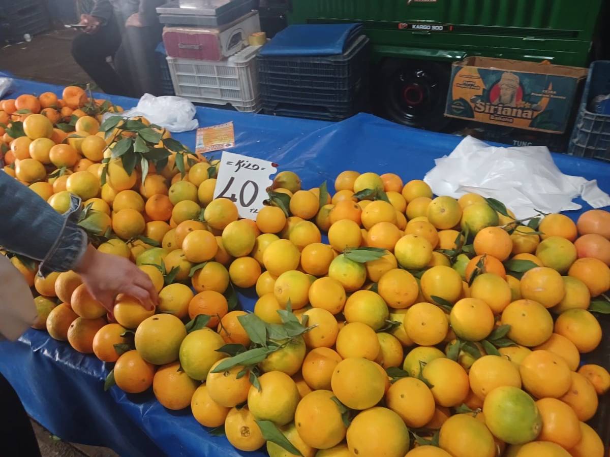 Antalya semt pazarlarında sebze meyve fiyatları!