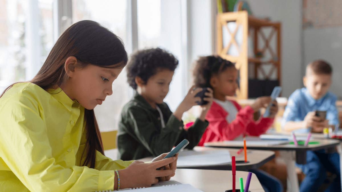 Gençlere kötü haber! 16 yaş altına sosyal medya yasağı geliyor