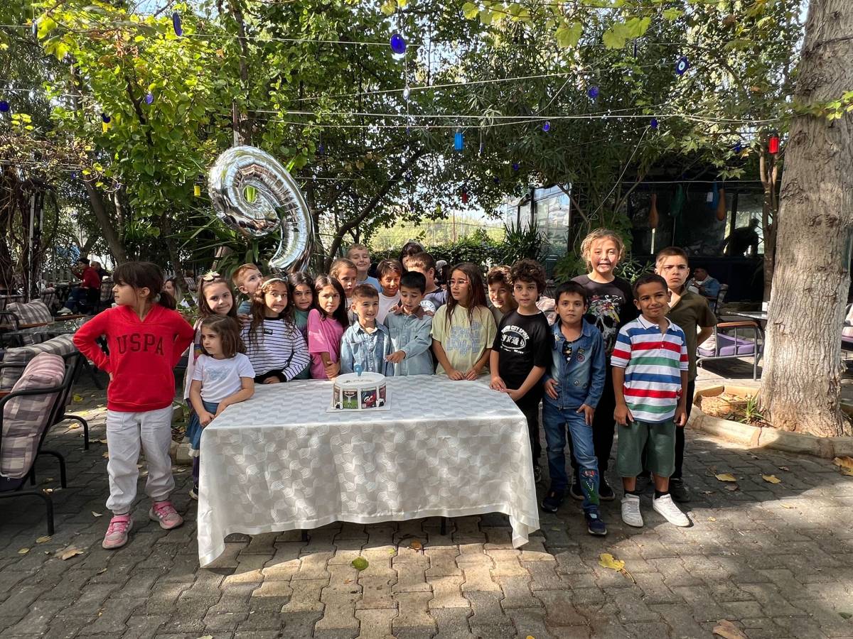 Ramazan Aras Sözer yeni yaşını PS 5 temalı pastayla kutladı