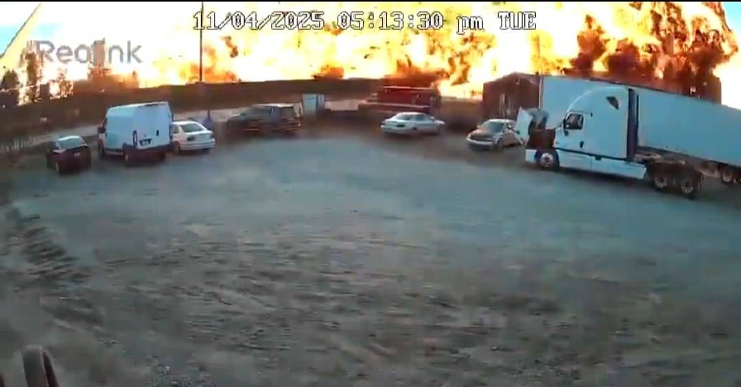 Kargo uçağı düştü!