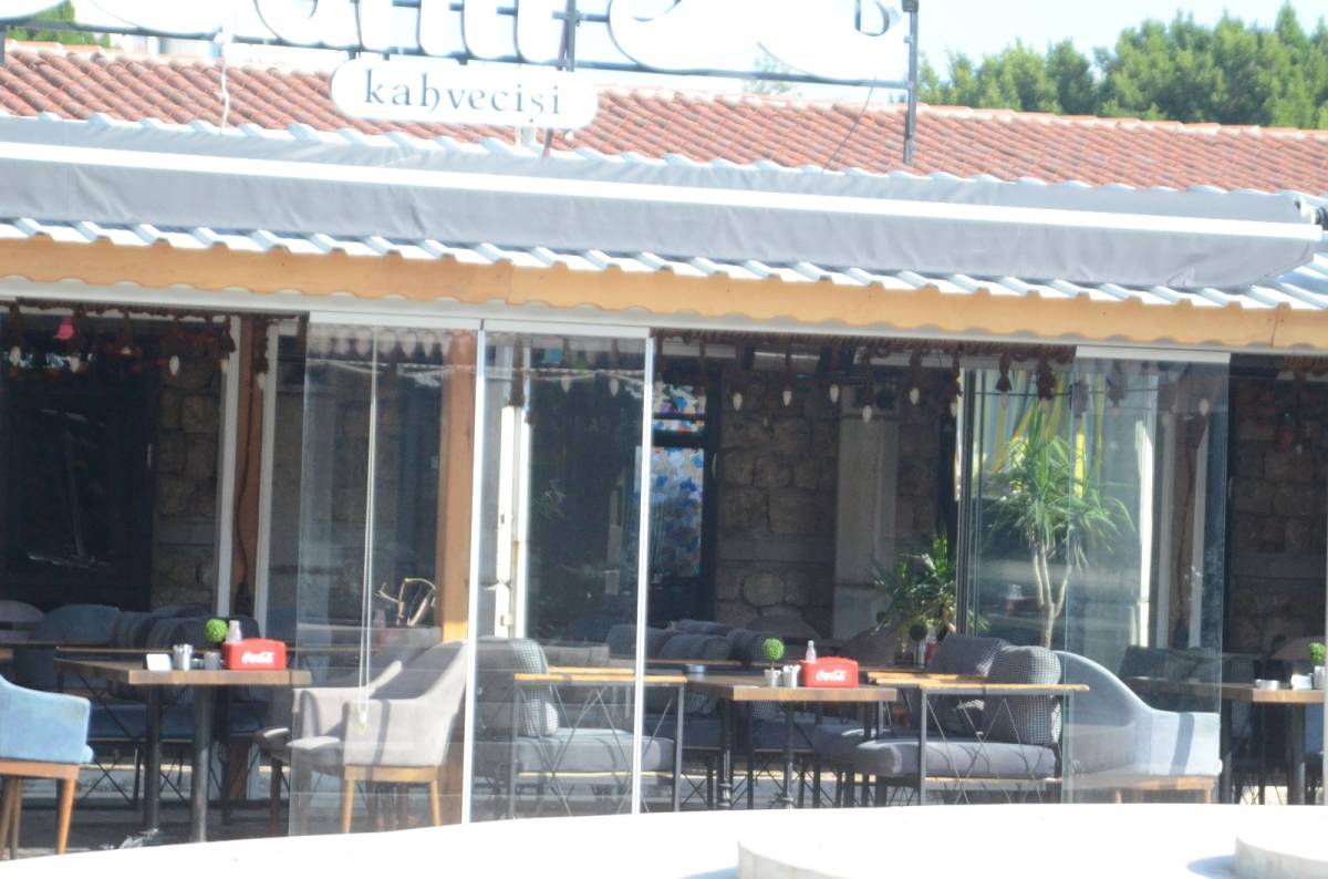 Ara sınavlar bitti, Olbia Çarşısı boş kaldı