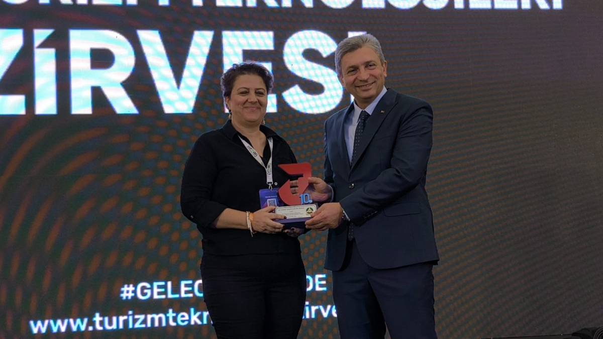 Teknoloji turizmi şekillendiriyor! Antalya’daki zirvede kritik mesajlar