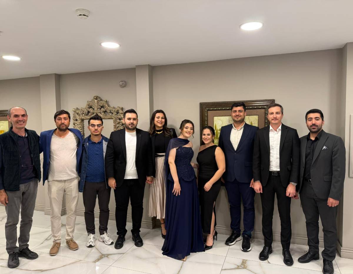 Özbay ailesinin mutlu günü