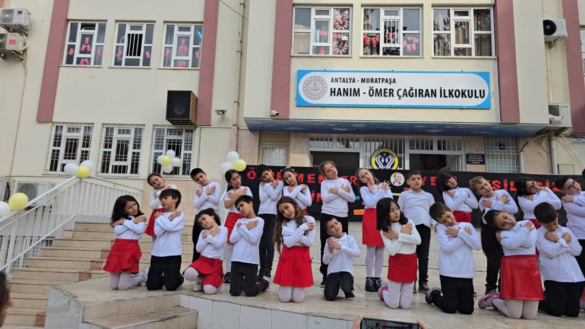 Hanım Ömer Çağıran İlkokulu’nda 24 Kasım Öğretmenler Günü coşkuyla kutlandı