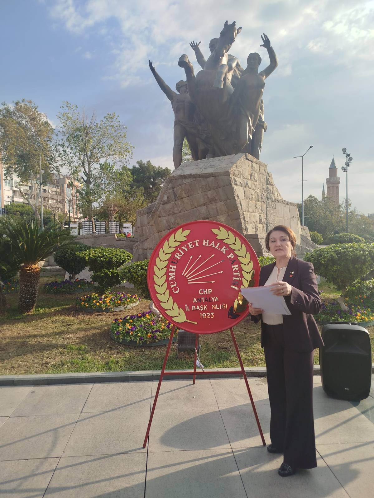 Bayrak: “Kadınlar susmuyor, direniyor, kazanacak!”