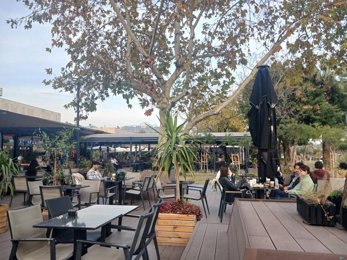 Antalya’da hafta sonu açık alanlarda yoğunluk yaşandı!