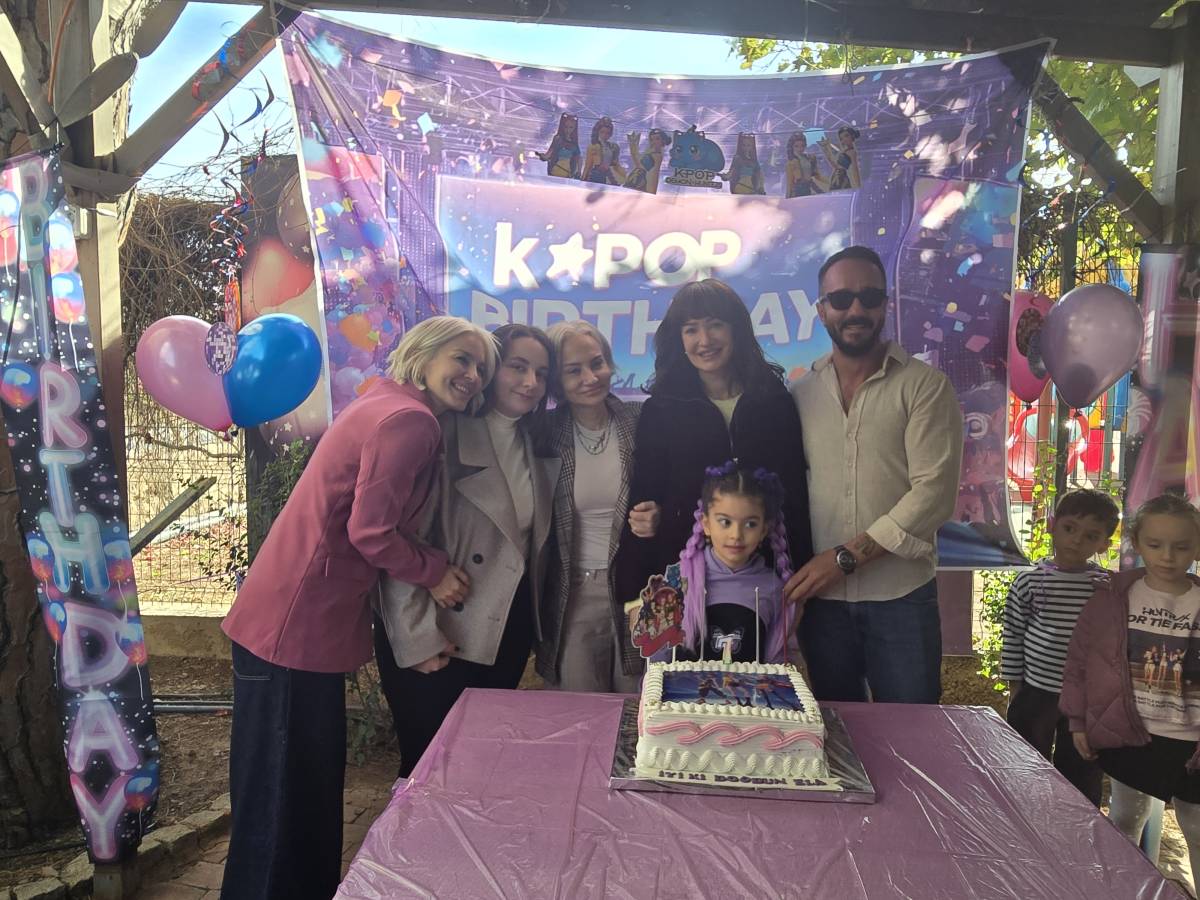 Engelsiz Cafe’de neşeli doğum günü kutlaması! Ela Kara 7 yaşında