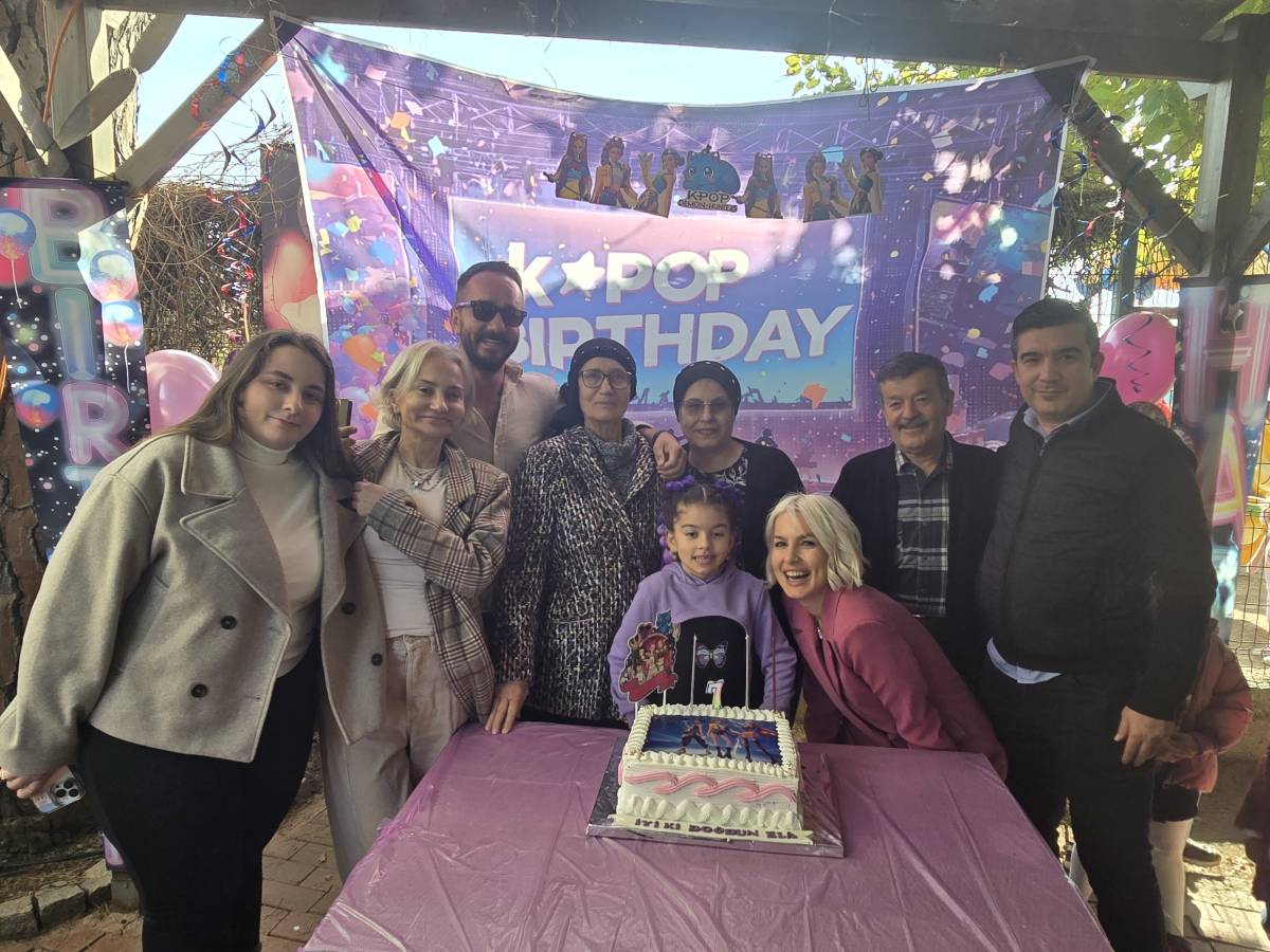 Engelsiz Cafe’de neşeli doğum günü kutlaması! Ela Kara 7 yaşında