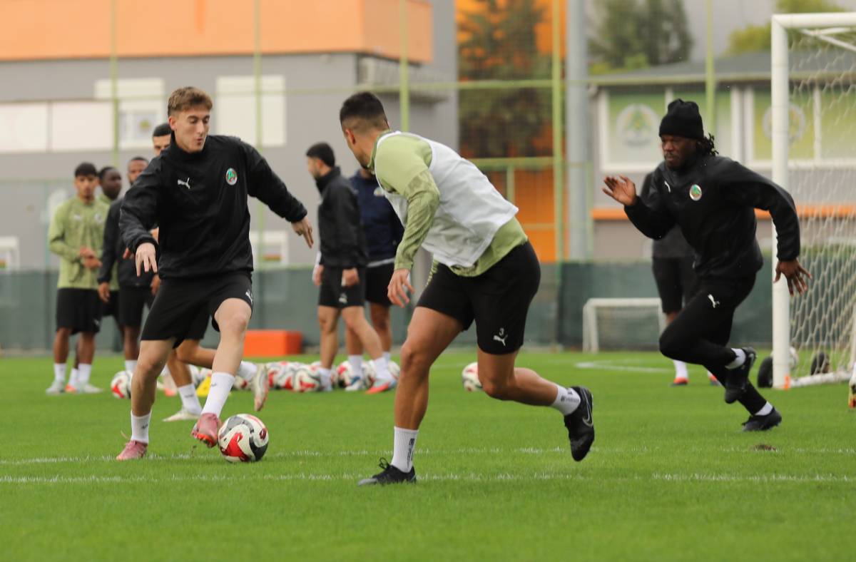 Antalyaspor ve Alanyaspor’un Ziraat Türkiye Kupası’ndaki rakipleri belli oldu