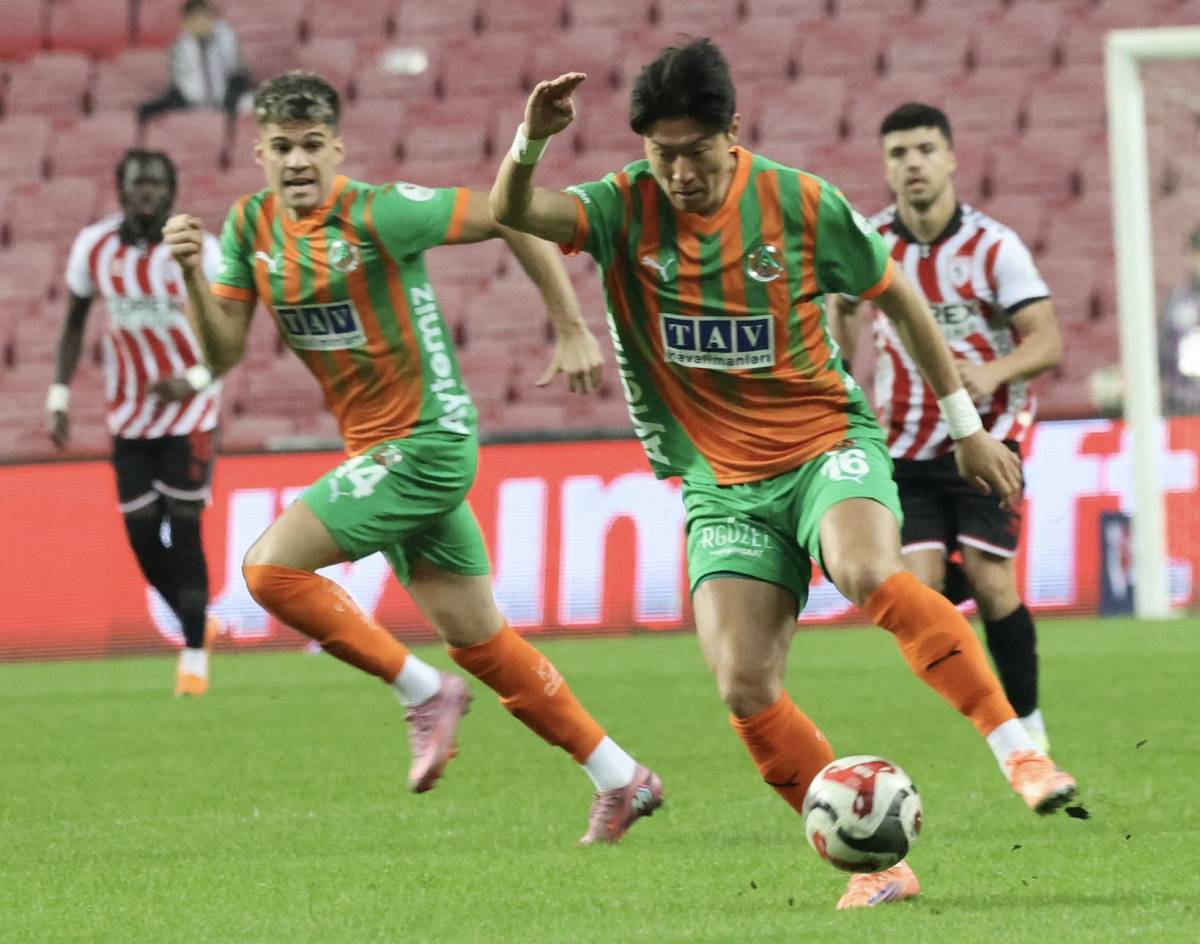 Alanyaspor, Samsun deplasmanında uzatmalarda puanı kurtardı