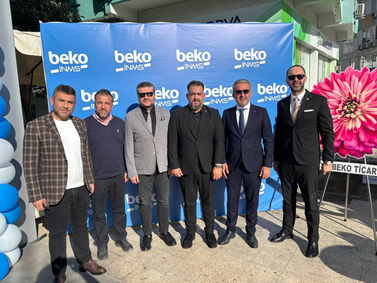 Tuzcu çifti yeni beyaz eşya mağazası açtı