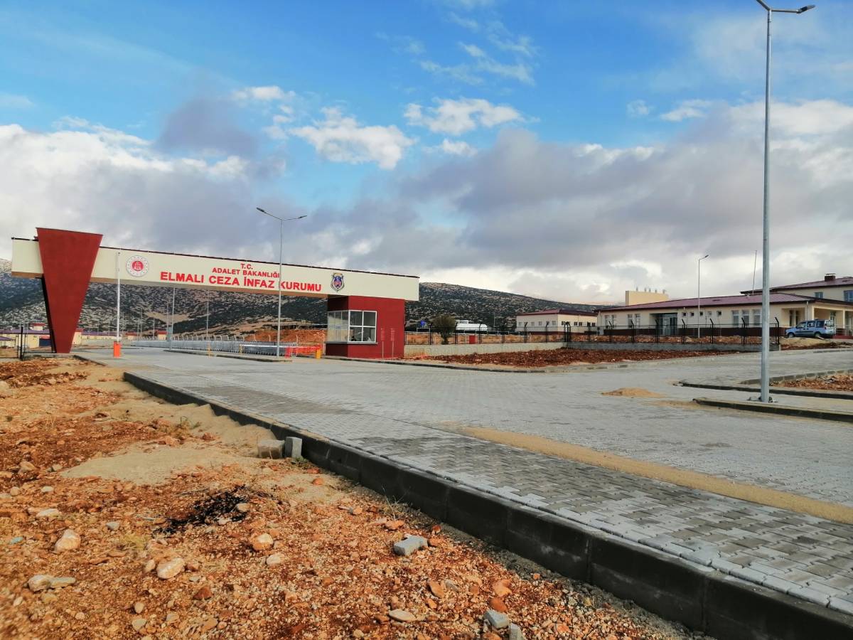 Elmalı Cezaevi’nde su sıkıntısı mı var!