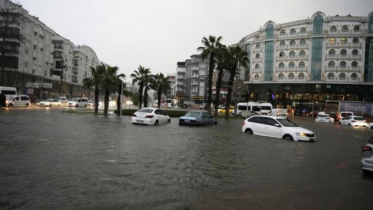Antalya’nın altyapısı neden çöktü! Uzmanından çarpıcı gerçek