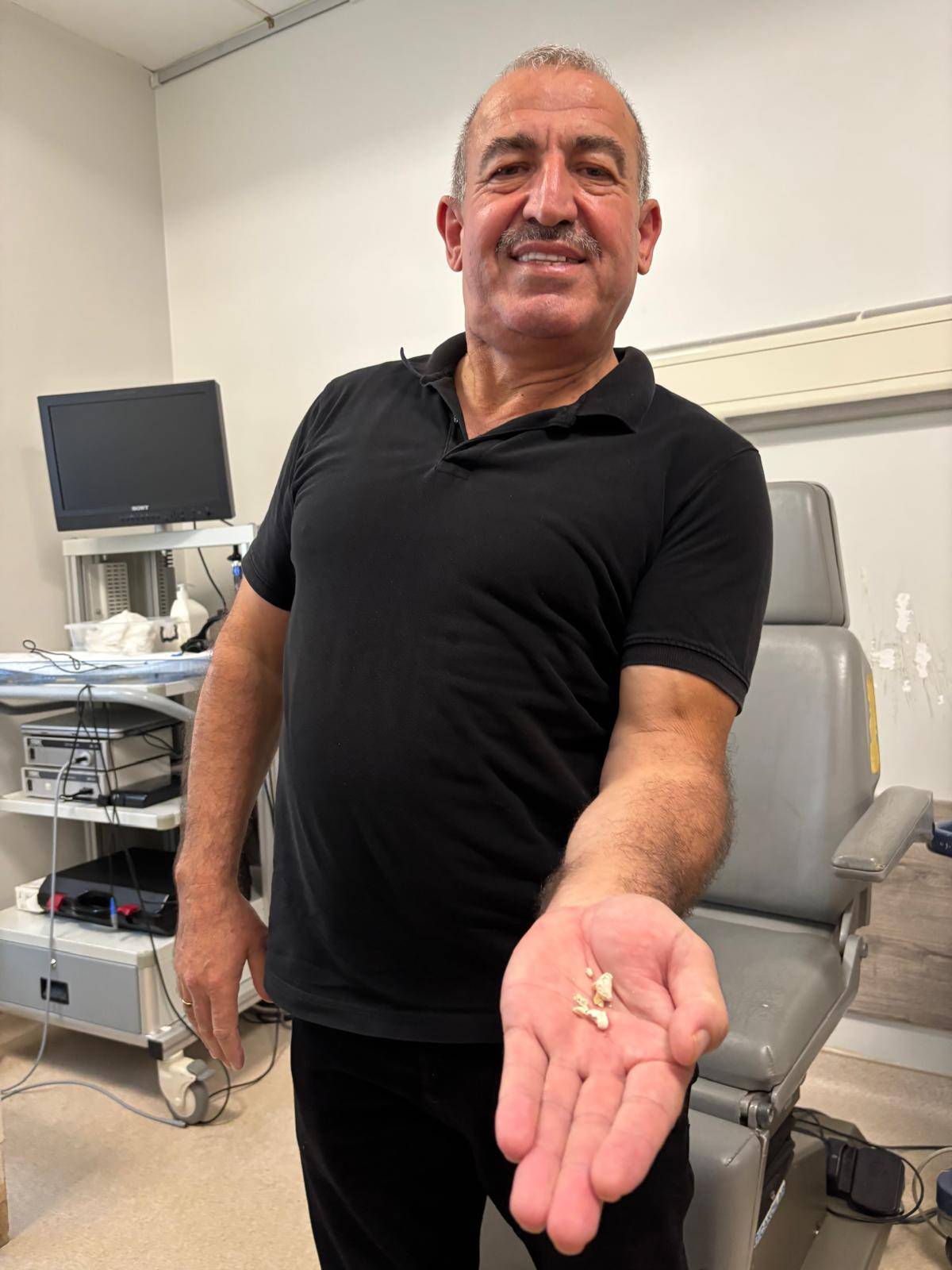 Tükürük bezinden, en büyüğü 2 santim olan 5 taş çıkarıldı