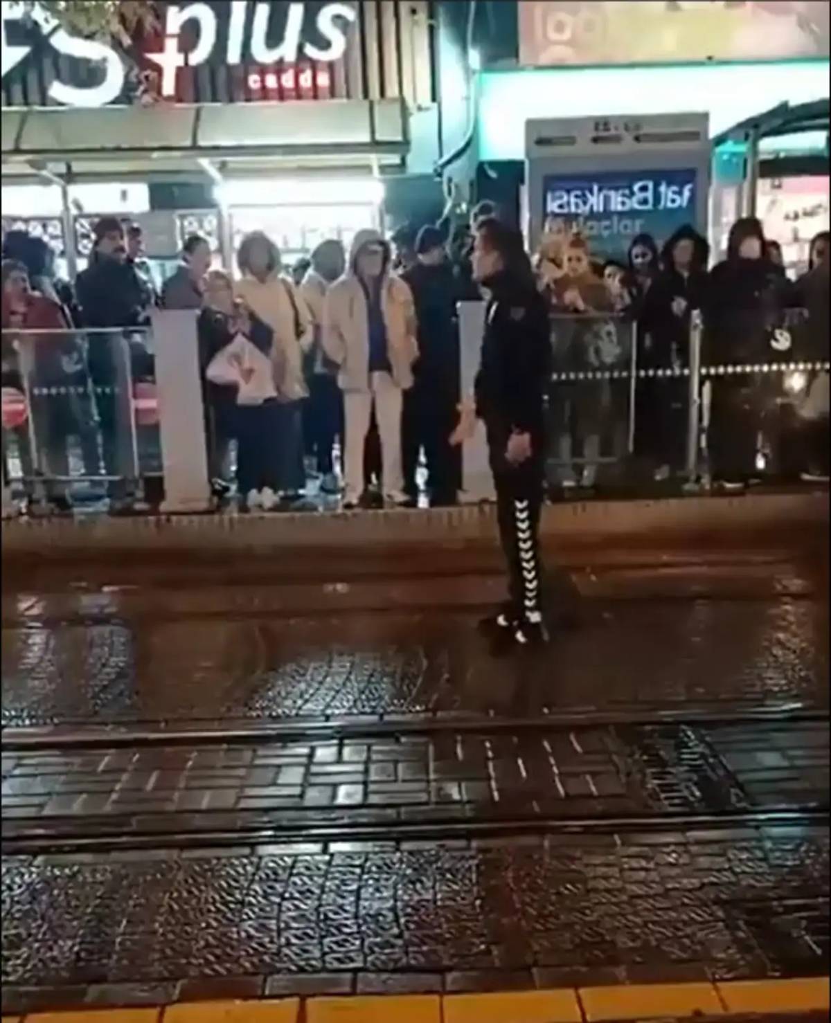 Uğur Poyraz’dan destek geldi