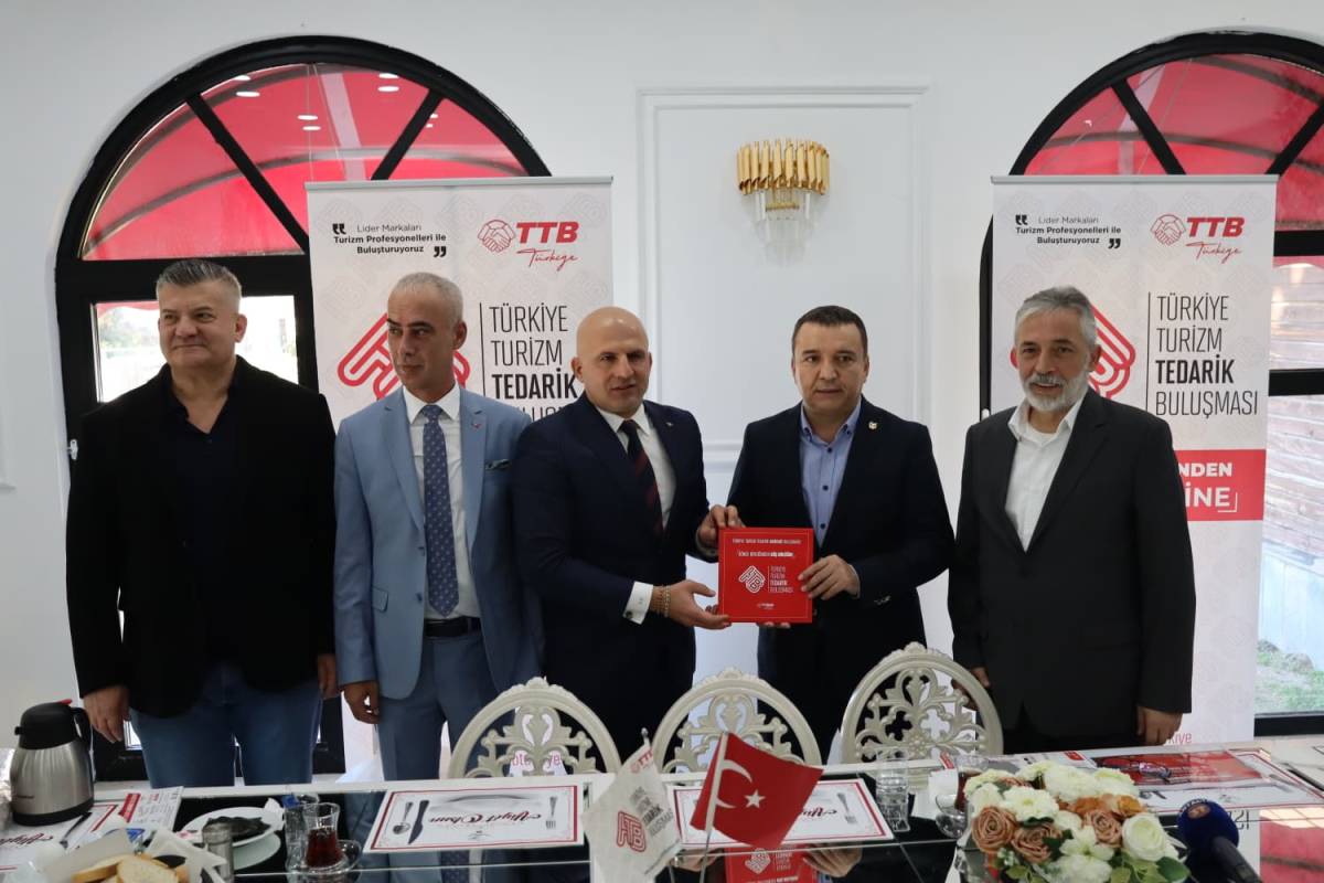 Antalya turizminin kalbi Aralık’ta atacak! Turizmde binlerce profesyonel aynı masada