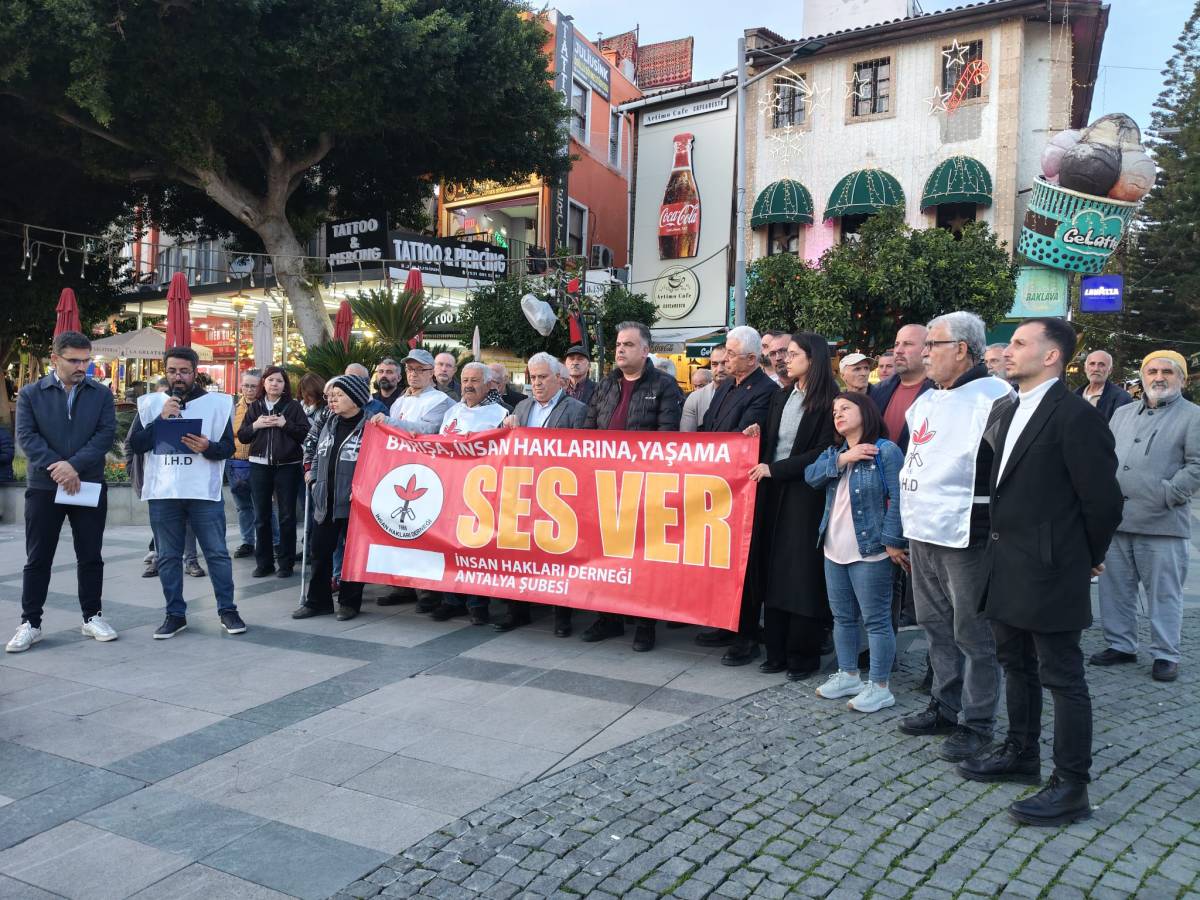 Antalya’da İnsan Hakları Günü kutlandı