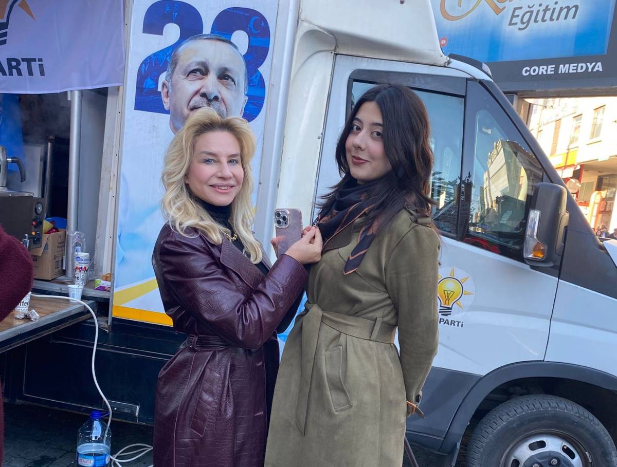 AK Parti Muratpaşa Kadın Kolları saha çalışmalarını sürdürüyor