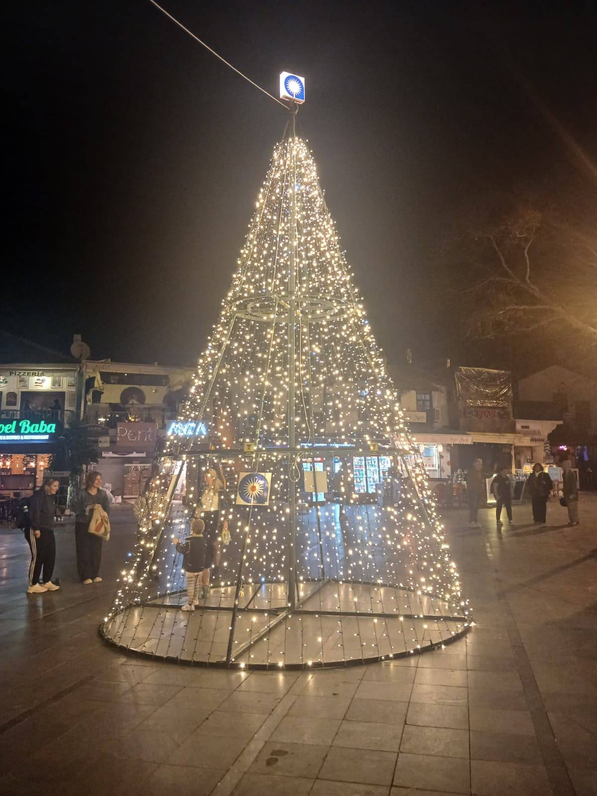 Kaş'ta yılbaşı hazırlıkları tamamlandı!