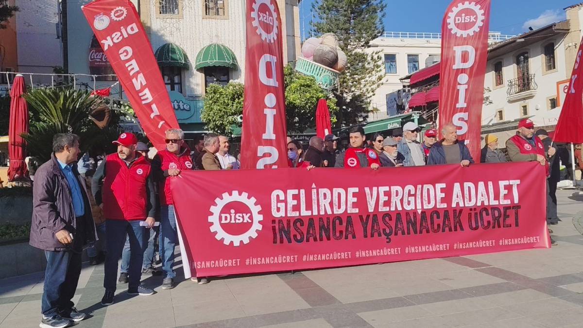 DİSK’ten Antalya’da Asgari Ücret Tepkisi: “Açlık Sınırının Altındaki Ücreti Kabul Etmiyoruz”
