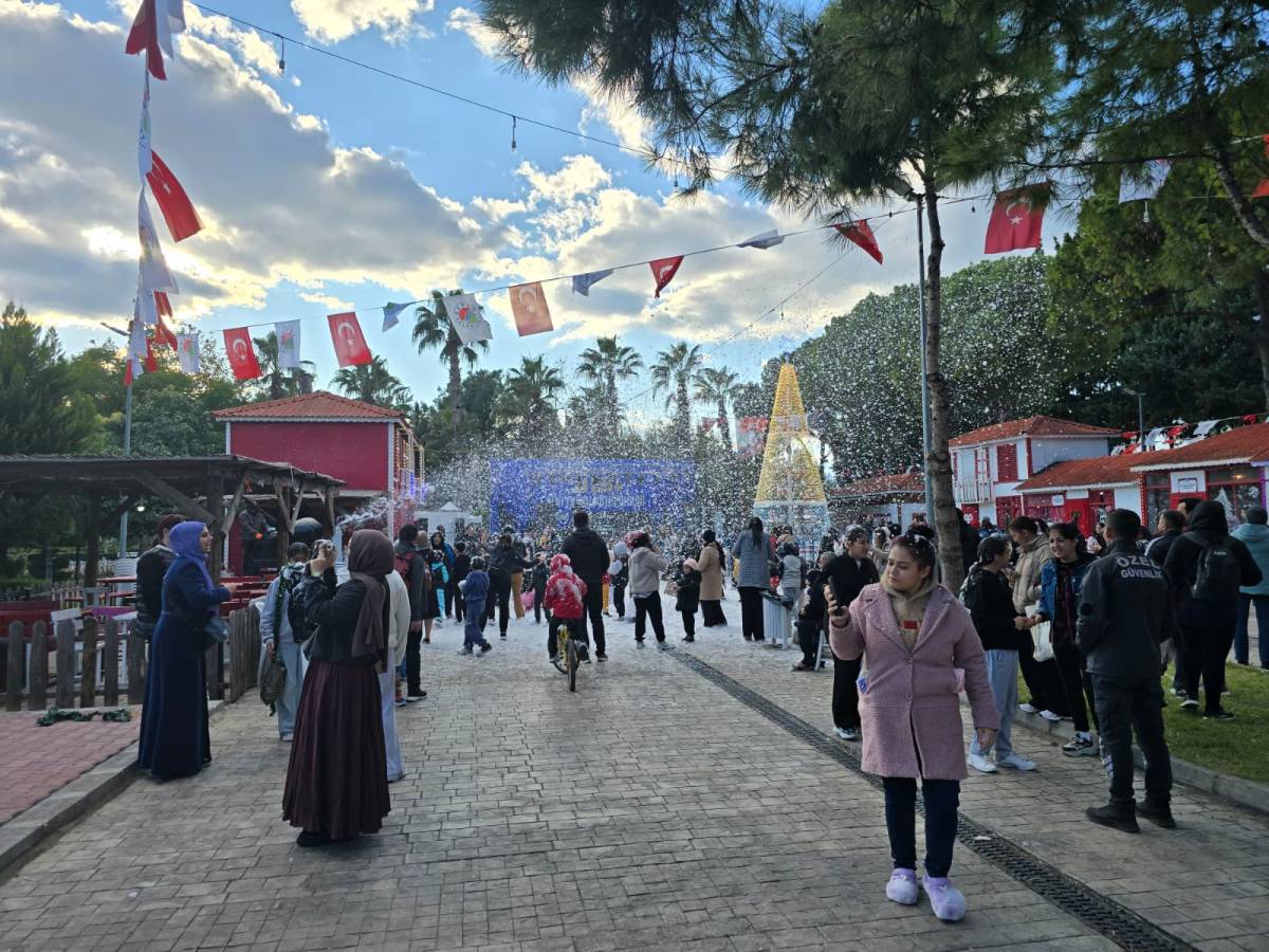 Dokumapark’ta yapay kar altında eğlence, bugün son gün!
