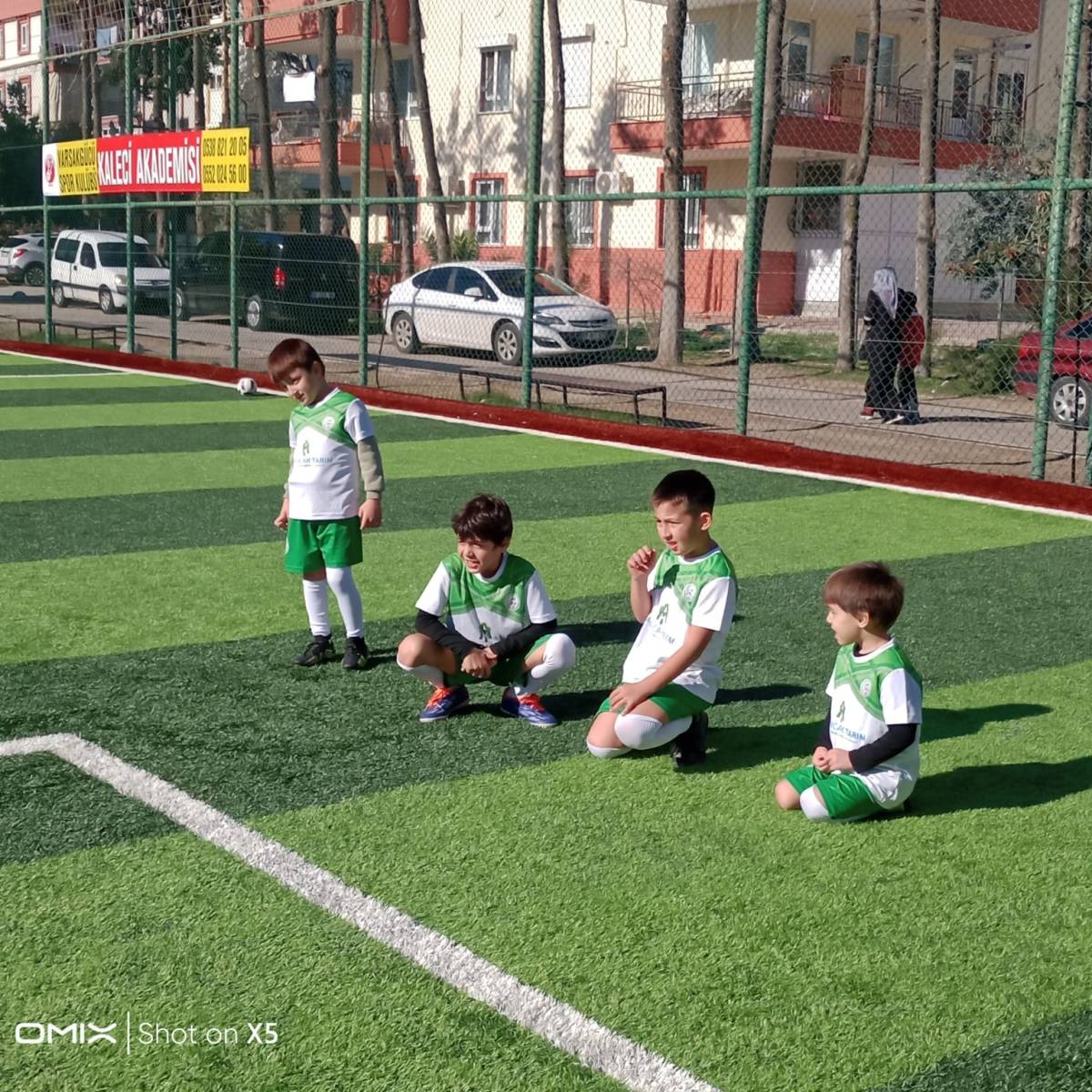Geleceğin yıldızları Elmalı Belediyespor Futbol Okulu'nda yetişiyor!