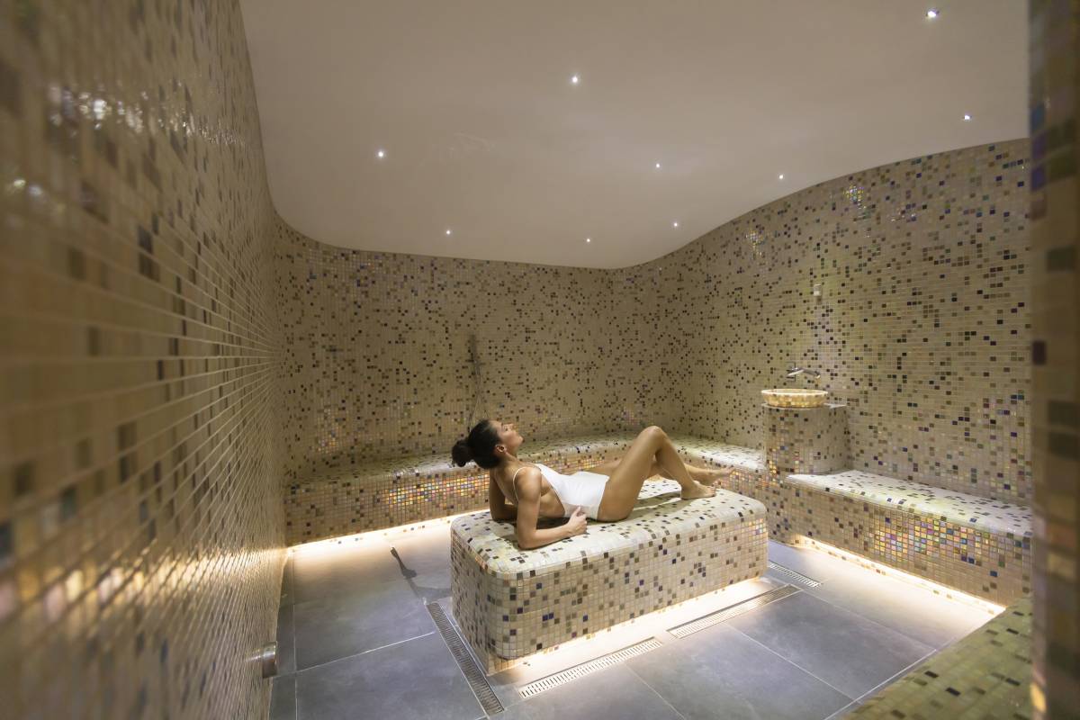 Antalya’da turistlerin sıraya girdiği arınma deneyimi