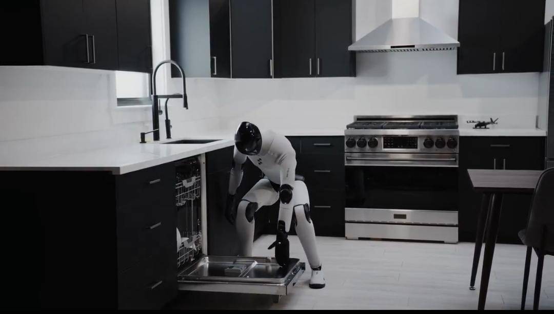 Bulaşık makinesini boşaltabilen robot tanıtıldı!