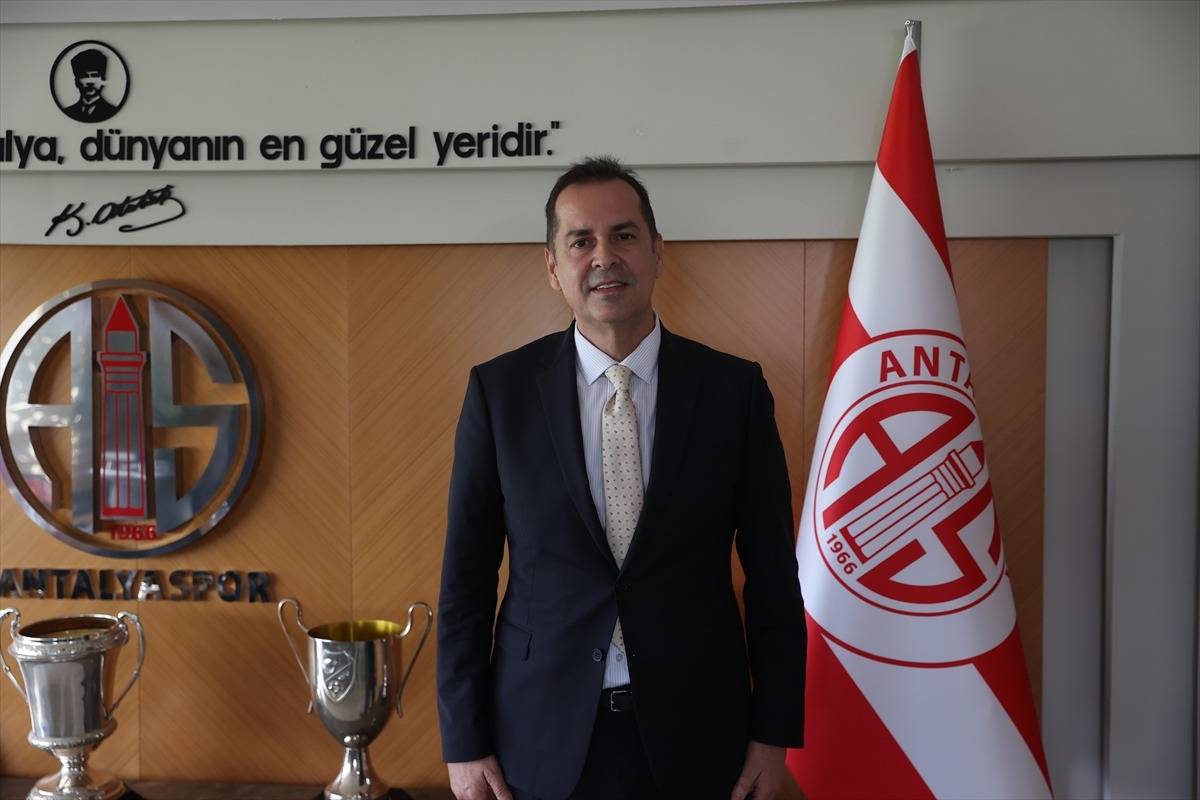 Antalyaspor Başkanı Rıza Perçin’den dikkat çeken sözler! “Bu yük birkaç kişinin altından kalkacağı bir yük değil”