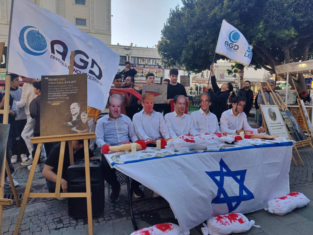 Antalya’da Epstein belgelerine protesto