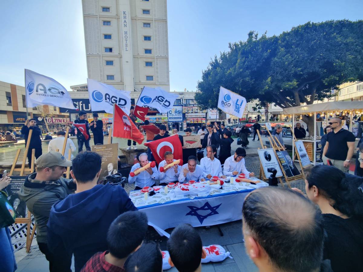 Antalya’da Epstein belgelerine protesto