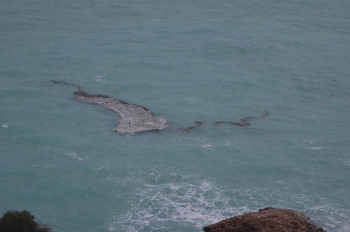 Konyaaltı’nda denizin rengi değişti! Fırtına sonrası dikkat çeken görüntüler