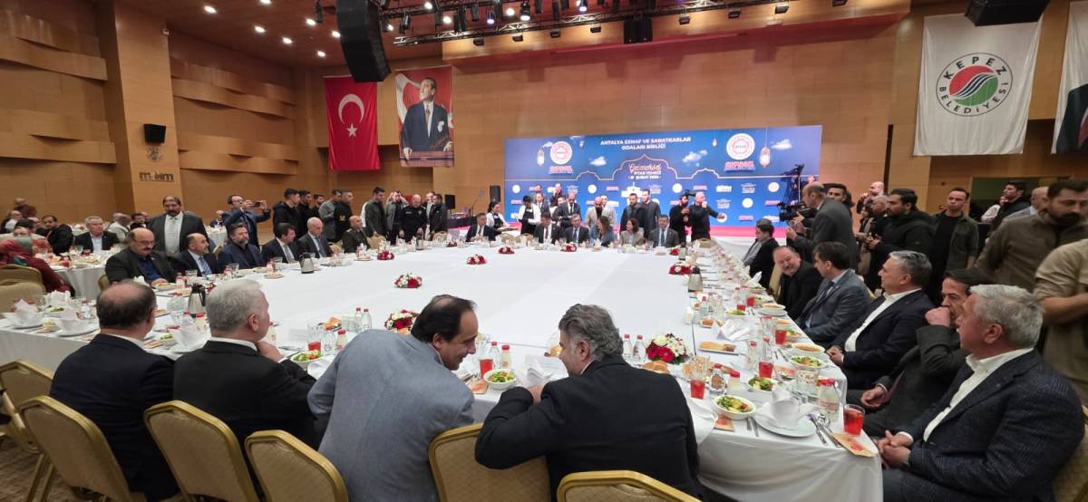 Siyaset ve iş dünyası AESOB iftar yemeğinde buluştu