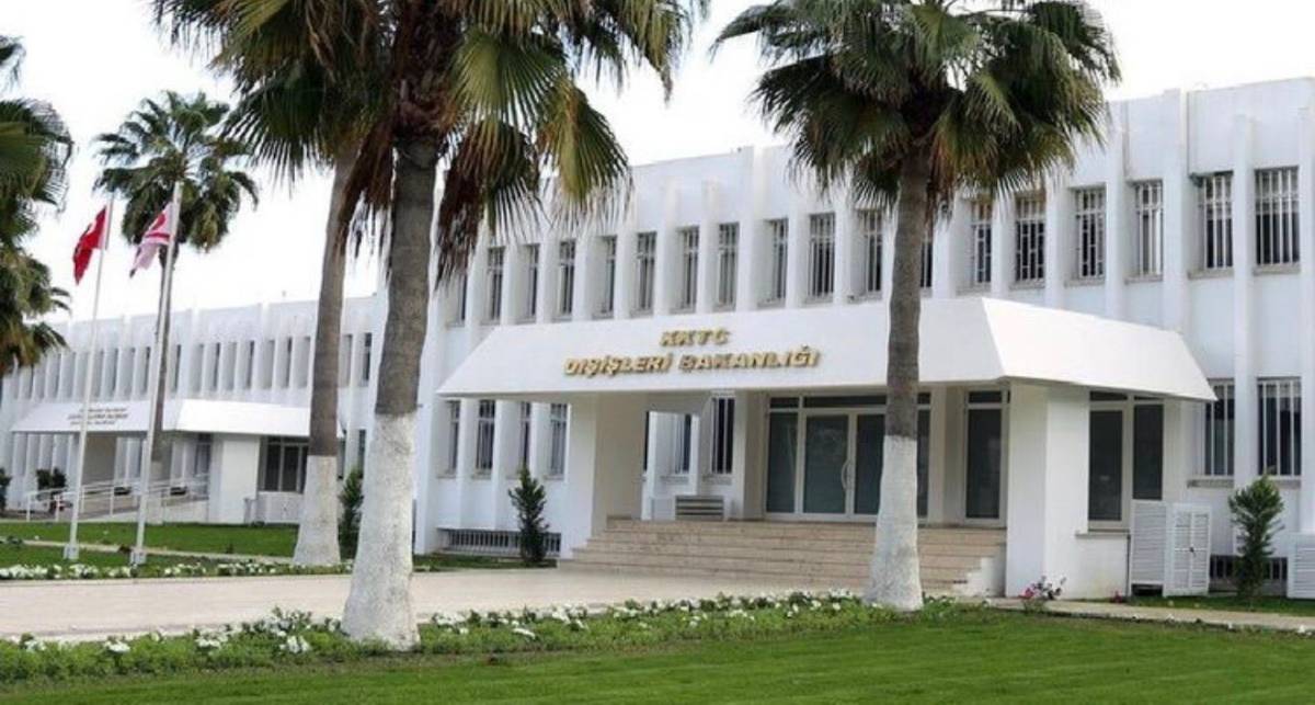 Ertuğruloğlu’ndan devletin zirvesine sert uyarı! “Bu yol Kıbrıs Türkü’ne zaman ve statü kaybettiriyor”