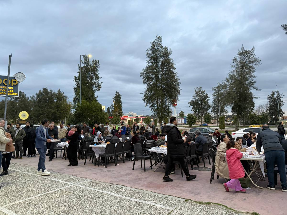 Anahtar Parti’den iftar sofrası