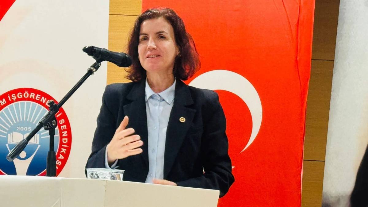 Eğitim-İş Antalya’da Sadık Acar yeniden başkan seçildi