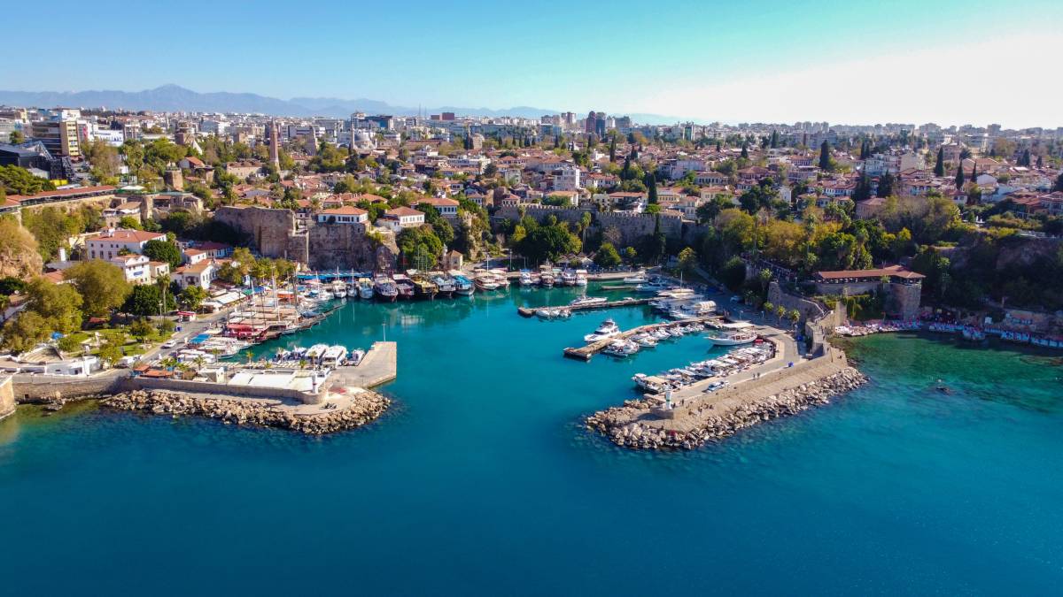 Antalya denize neden sırtını döndü!