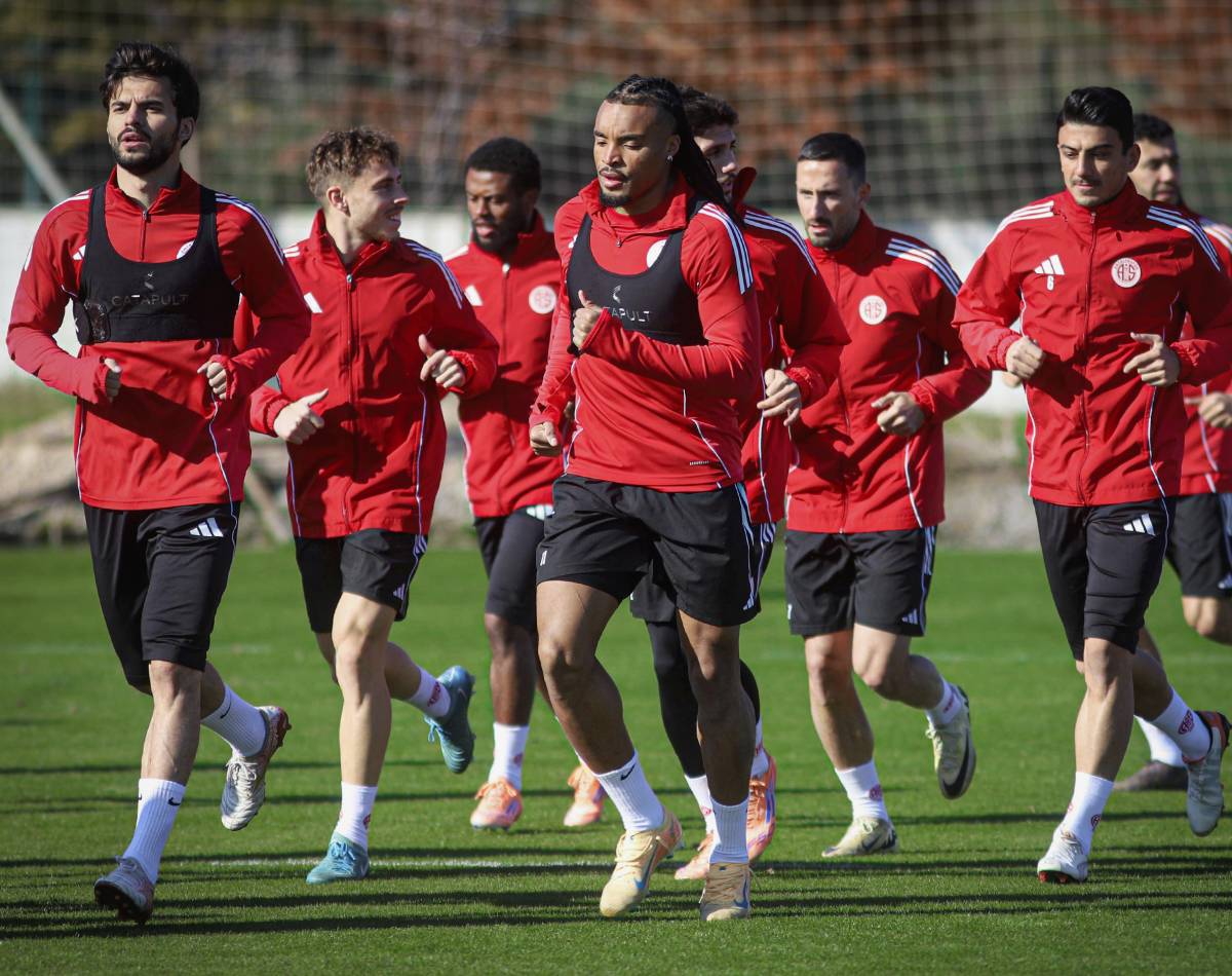 Antalyaspor, namağlup Fenerbahçe’yi ağırlıyor! Maçın muhtemel 11’leri