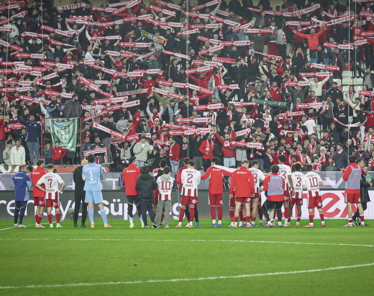 Antalyaspor büyük fırsat kaçırdı! 2-0’dan Fenerbahçe 2-2’yi yakaladı