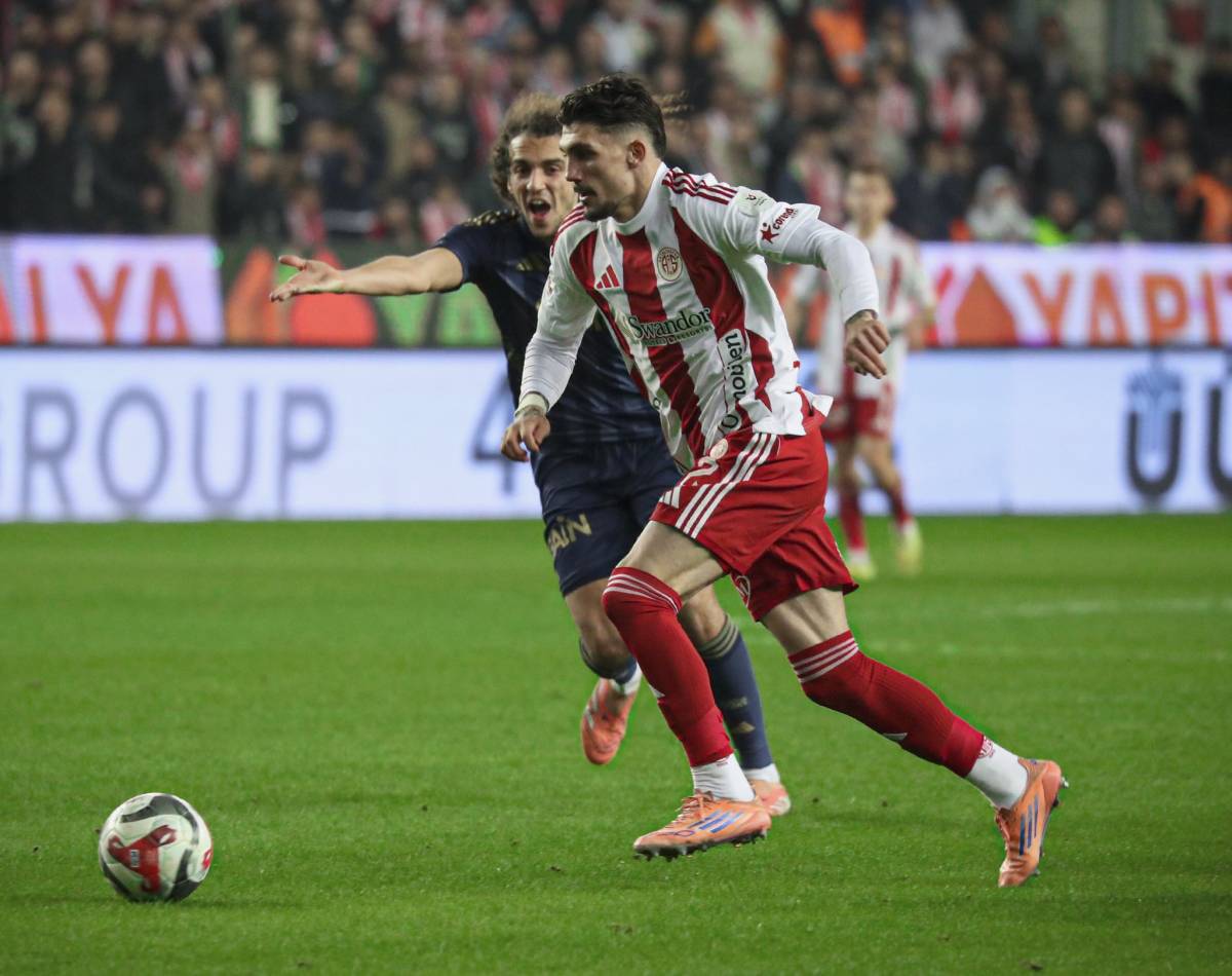 Antalyaspor büyük fırsat kaçırdı! 2-0’dan Fenerbahçe 2-2’yi yakaladı