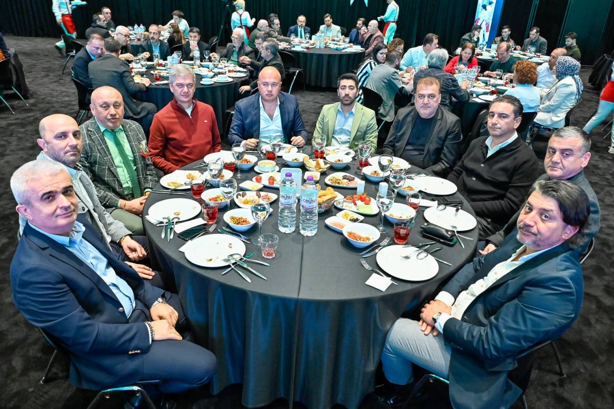 DÖSİAD iş dünyasını iftarda buluşturdu