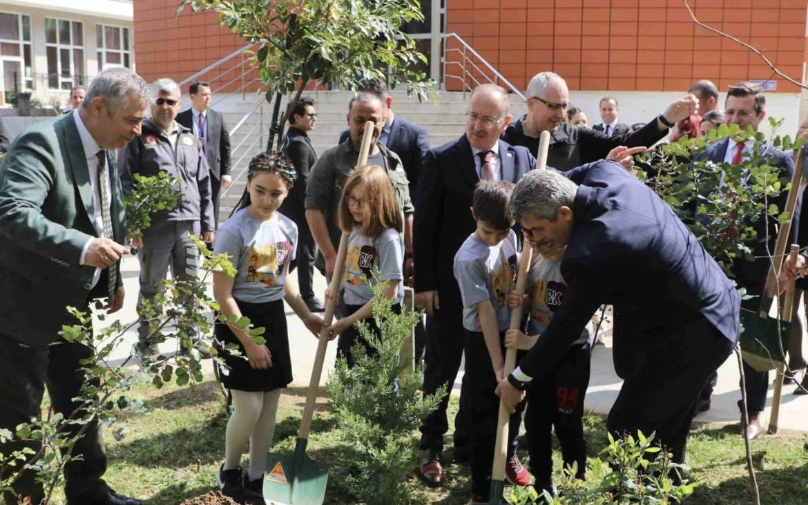 Antalya’da “Okullarda Orman Programı” kapsamında etkinlik düzenlendi