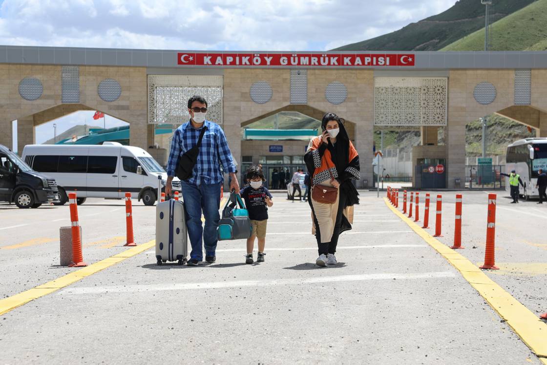 Türkiye-İran sınırında günübirlik yolcu geçişleri durduruldu!